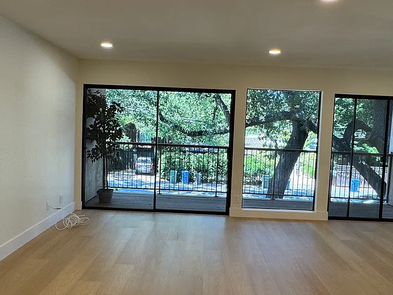 1600 Carmel Dr — Photo 3