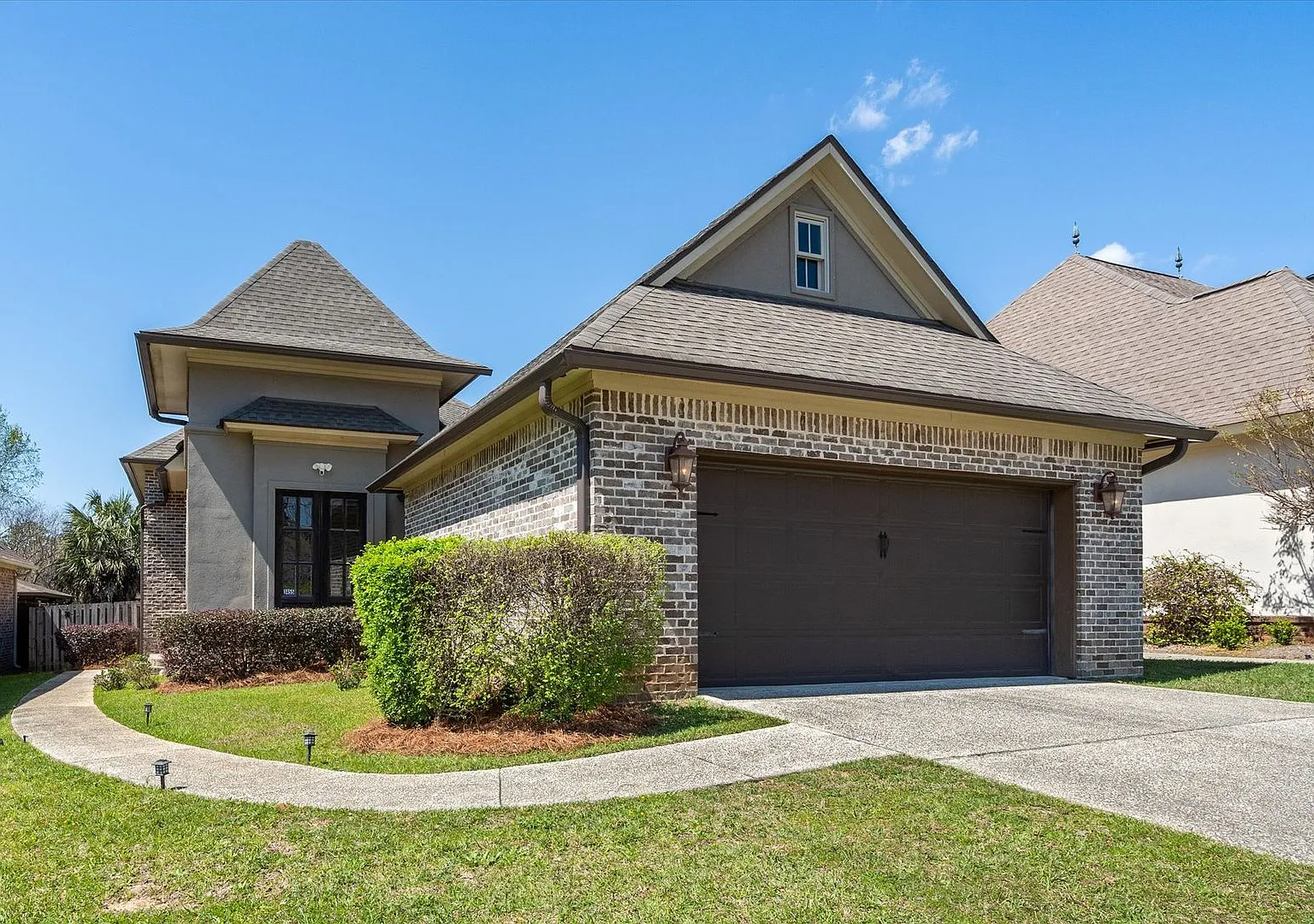 Stunning Custom Home with Exquisite Upgrades — Photo 1