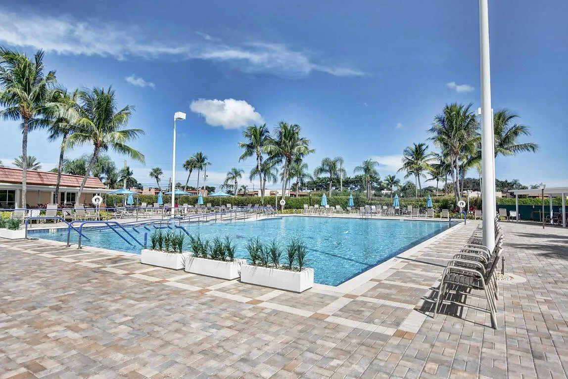 1 bed, 1.5 bath, 720 sqft, $1,450 — Photo 2