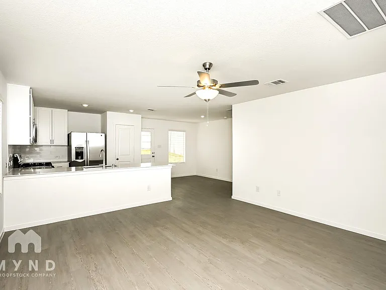 2652 Mistwood Dr — Photo 9