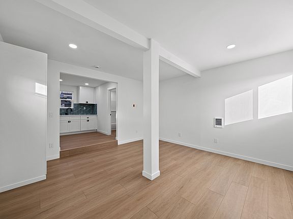 5th image of 1426 Dubuque St #4