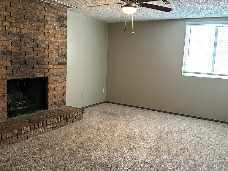 2363 S White Oak Dr — Photo 11