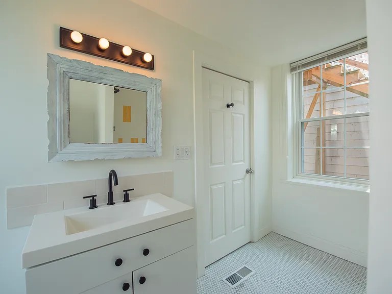 49 Main St #2 — Photo 4