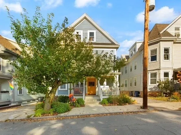 60 Weld Hill St #2, Jamaica Plain, MA 02130