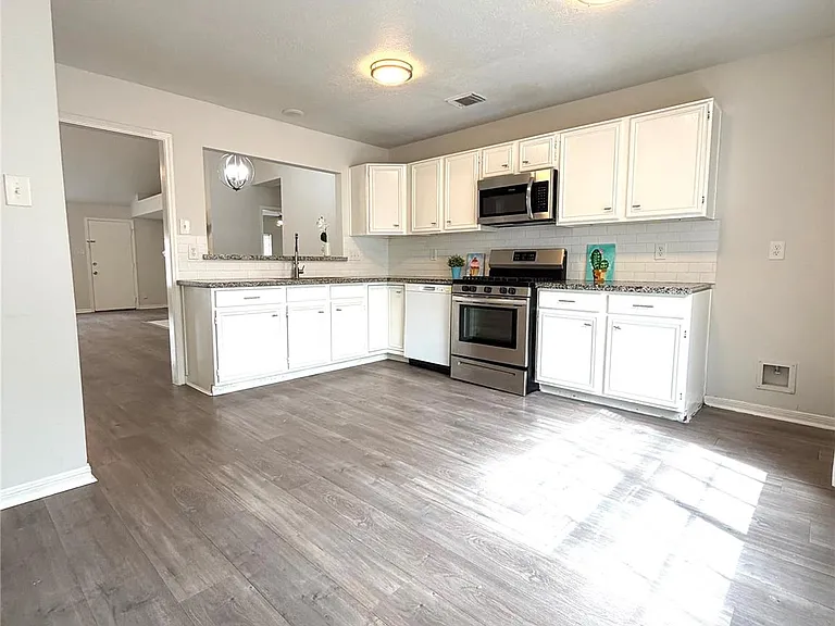19114 Indian Grass Dr — Photo 6