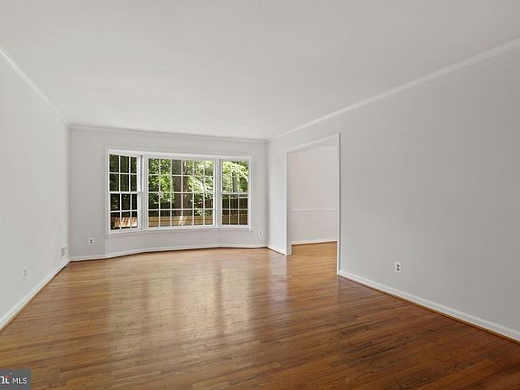 3rd image of 8218 Briar Creek Dr
