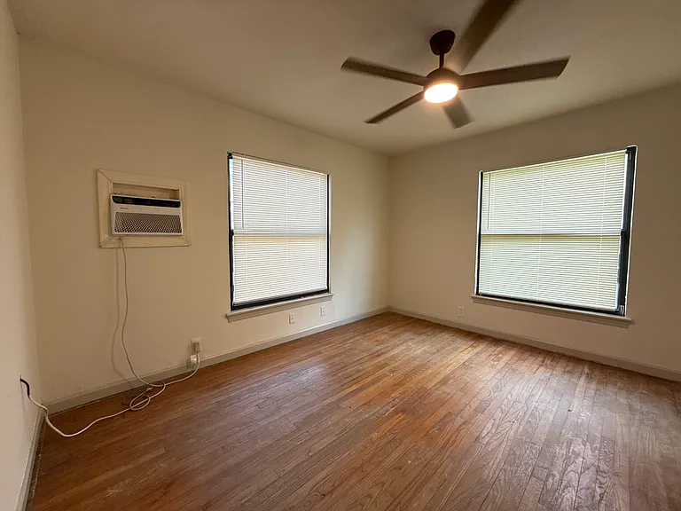 1043 Shadwell Dr — Photo 12