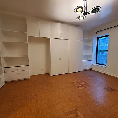 Rented by RSNY Realty | media 10