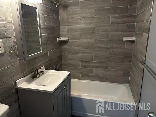 332 College Dr — Photo 11