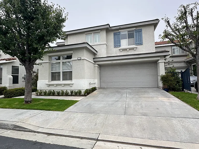 37 Legacy Way — Photo 1