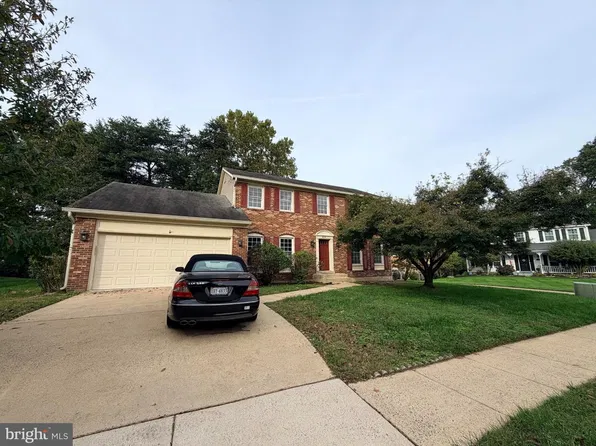 2606 Thomas Young Ln, Herndon, VA 20171