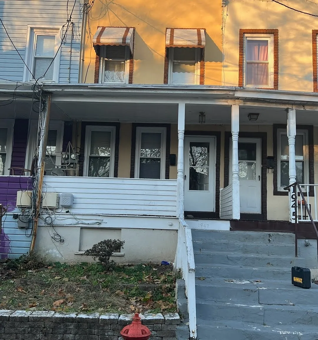 2 bed, 844 sqft, $1,650 — Photo 1