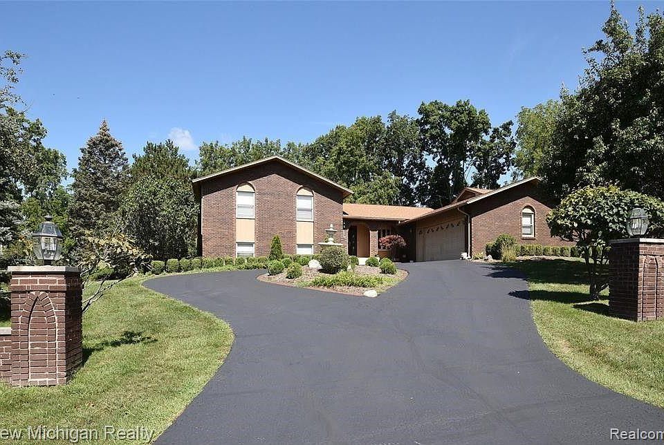 1st image of 2272 Holton Ln