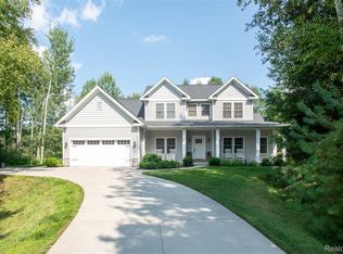 2140 N Five Mile Rd, Midland, MI 48642