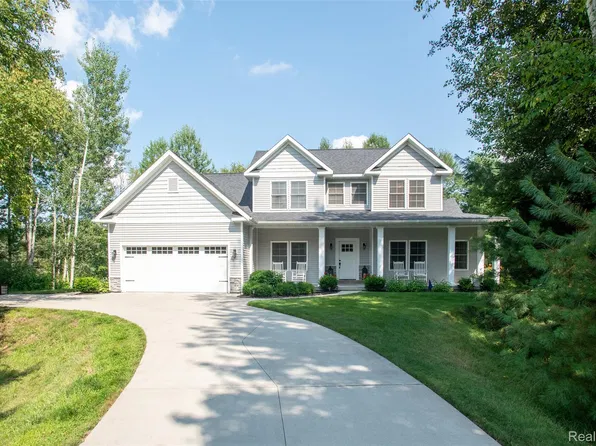 2140 N Five Mile Rd, Midland, MI 48642