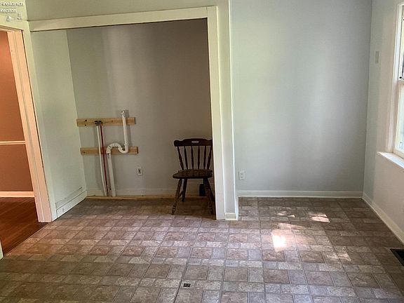 4th image of 81 Park Ave