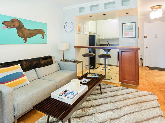 4th image of 10 W 15th St APT 322