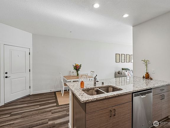 5th image of 330 S Keller Court
