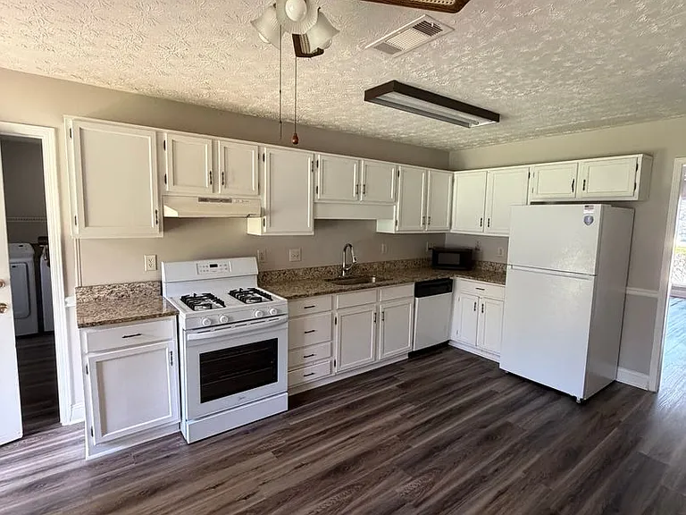 2107 Fairway Ct SE — Photo 8