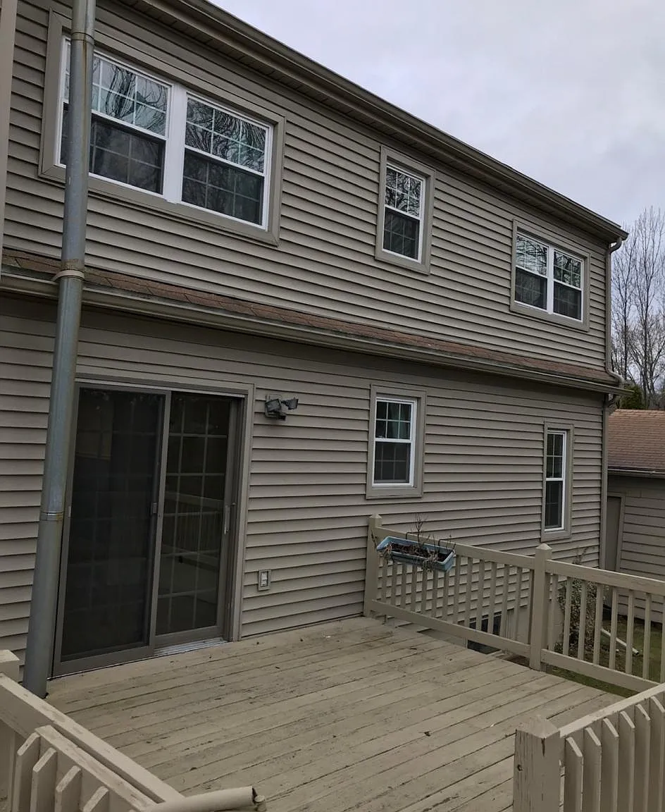 44 McCombe Dr — Photo 1