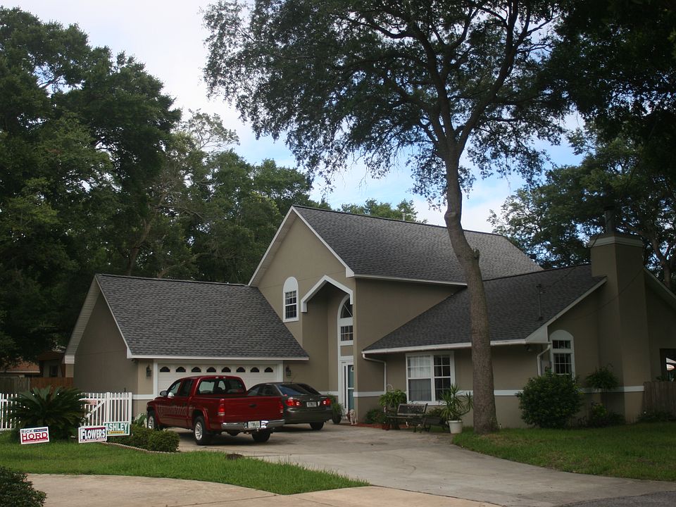 Quiet end of street location