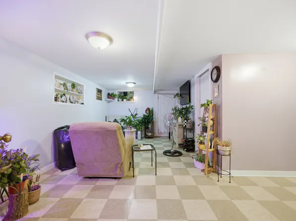 601 East 86th Street image 15 of 19