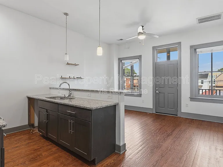1213 Hull St — Photo 9