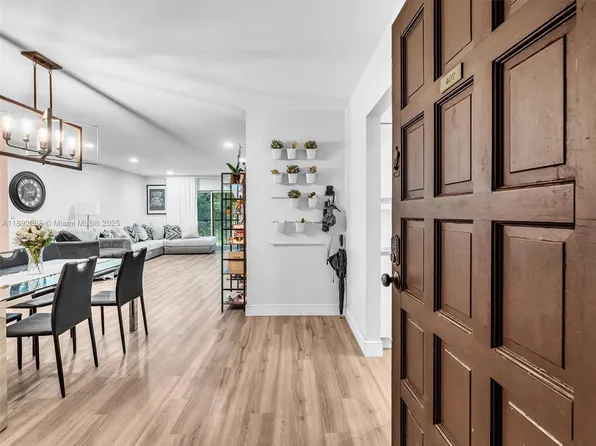 6061 N Falls Circle Dr APT 407, Lauderhill, FL 33319