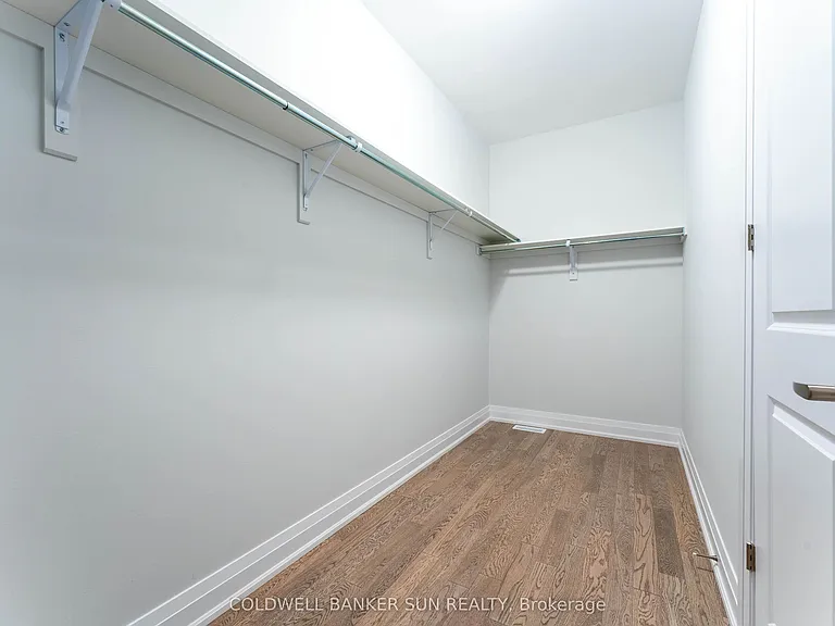 166 Prince Charles Cres — Photo 19
