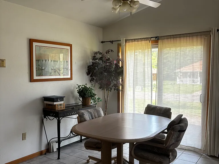 7601 John Ave — Photo 8