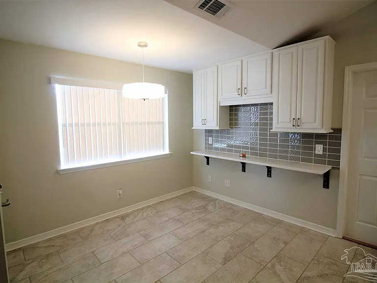 100 Mount Pilot St — Photo 11