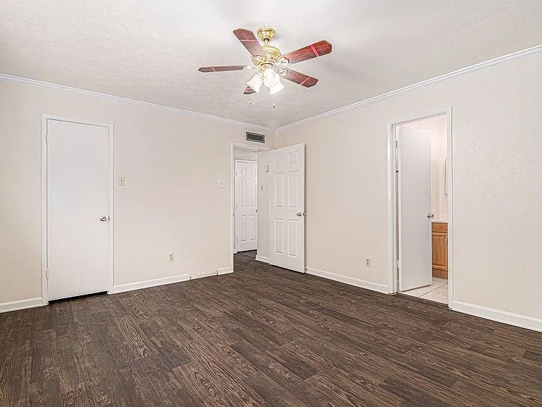 1814 Addington Dr — Photo 15