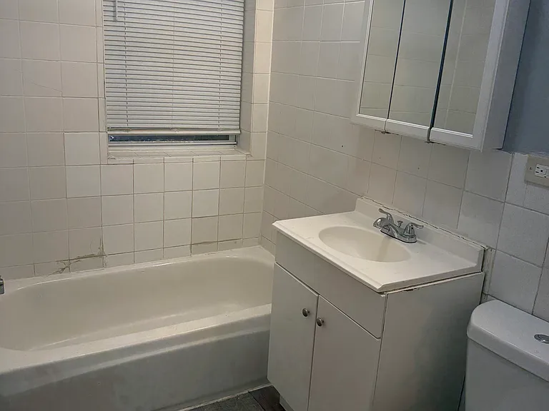 2550 E 78th St #1 — Photo 8