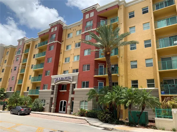 6001 SW 70th St APT 425, South Miami, FL 33143