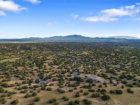 4th image of 27 San Marcos Rd W