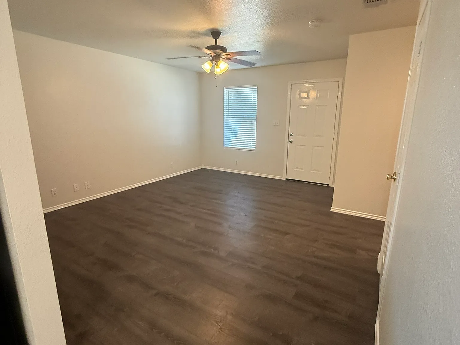 3 bed, 1034 sqft, $1,500 — Photo 2