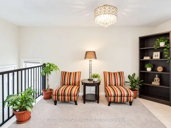 2538 Weston Rd, Toronto, ON M9N 2A6