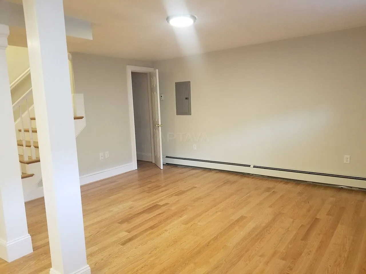 Ball Square area, 3 bedroom, 1 bathroom apartment — Photo 1