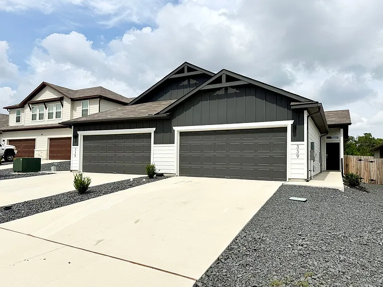 339 Nespral Dr — Photo 1