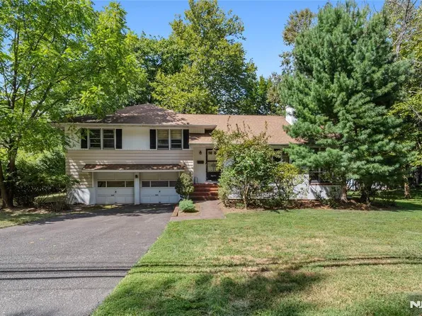 56 Valley Rd, Haworth, NJ 07641