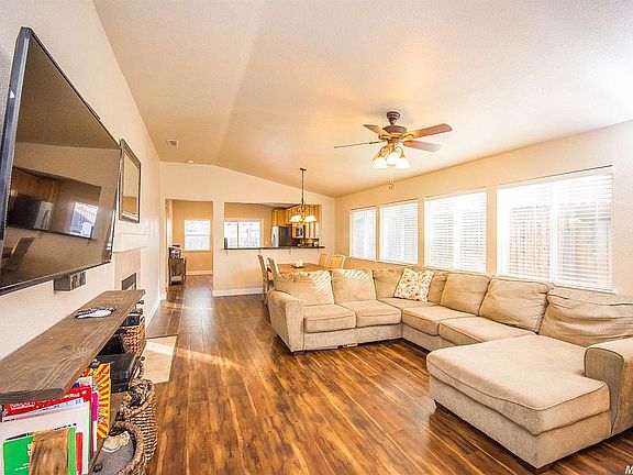 4th image of 680 Bridgestone Dr