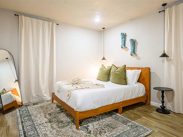 3818 Blodgett St — Photo 11