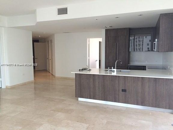 4th image of 68 SE 6th St #2211