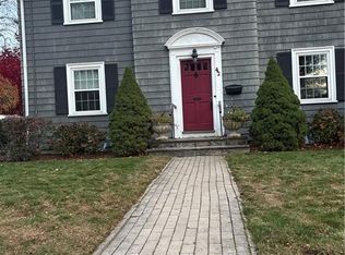 42 Pelham Pkwy, North Providence, RI 02911