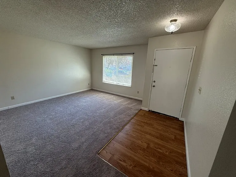 2766 Applewood Dr — Photo 9