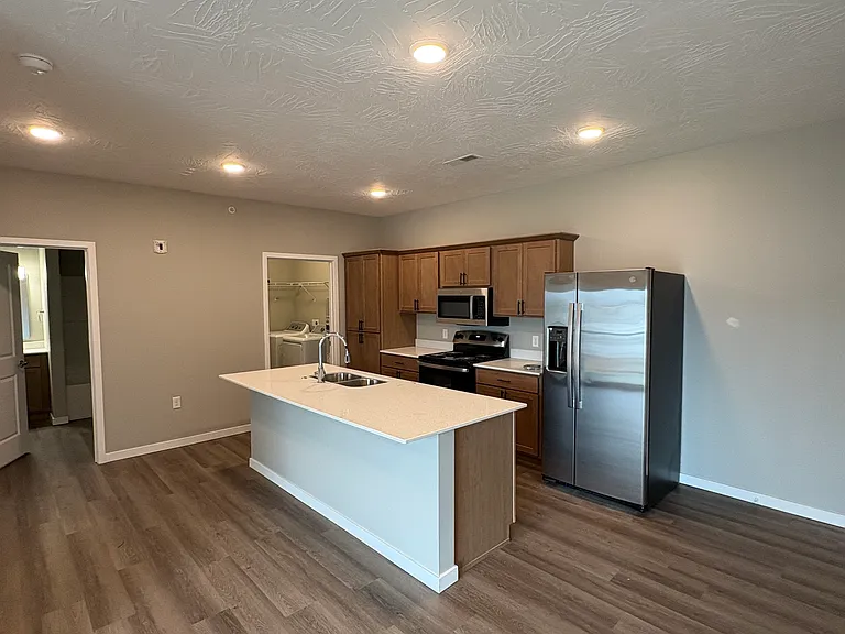 600 Salem Ave SE #1 — Photo 2