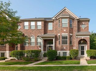 27W707 N Meadowview Dr, Winfield, IL