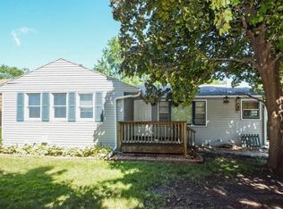 1941 Larpenteur Ave E, Maplewood, MN 55109