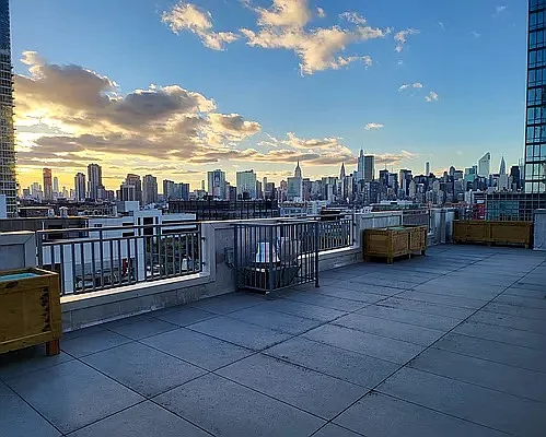 Rented by Chase Global M Realty LLC | media 18