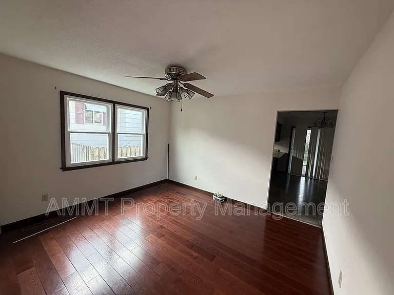 1825 26th Ave — Photo 9